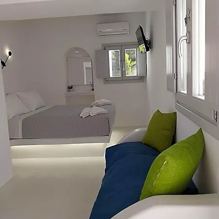 Hotel East Wind Perissa 3*