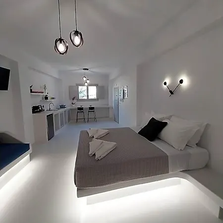 Hotel East Wind Perissa 3*
